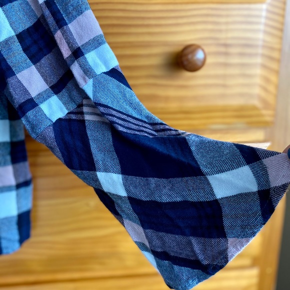 TWO by VINCE CAMUTO Bell Sleeve Plaid Shirt - Picture 3 of 6